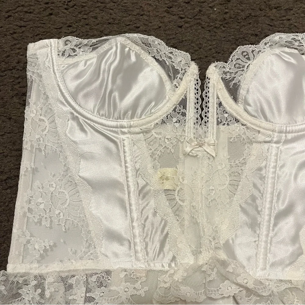 Vintage 80’s Victoria’s Secret Lace Strapless Corset Top